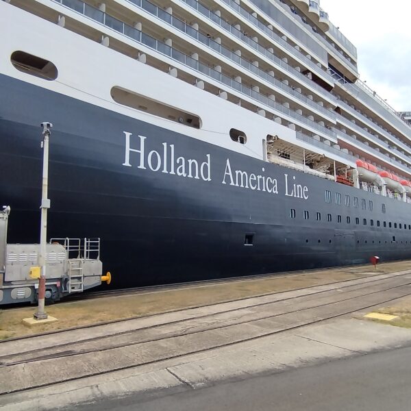 Ship crossing Miraflores Locks